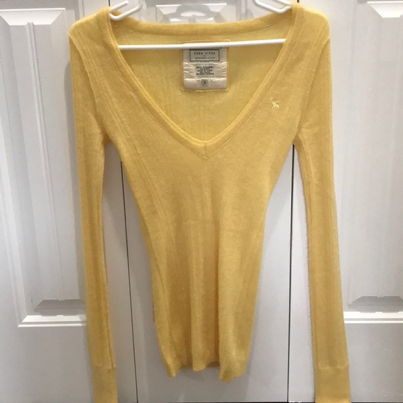 Abercrombie & Fitch Cashmere Sweater Top - Picture 1 of 2